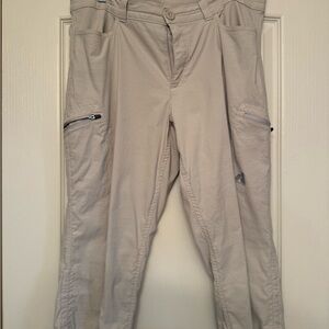 Eddie Bauer Women’s Light Beige Capris